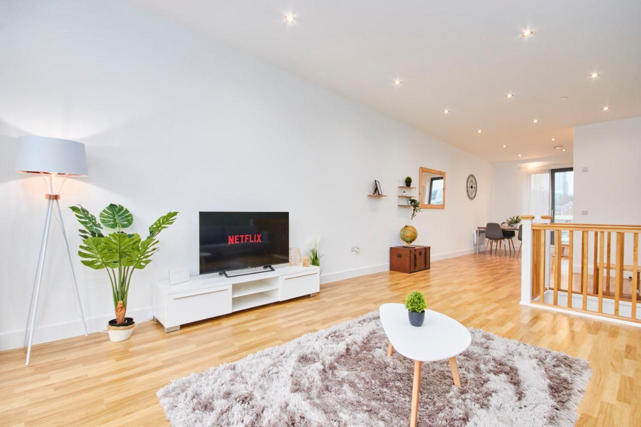 Large Duplex Penthouse - Parking Διαμέρισμα Λιντς Εξωτερικό φωτογραφία