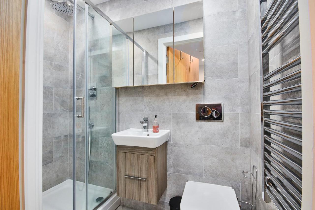 Large Duplex Penthouse - Parking Διαμέρισμα Λιντς Εξωτερικό φωτογραφία